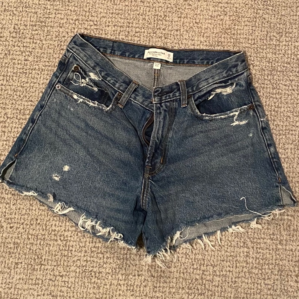 Abercrombie & Fitch The boyfriend Short Mid Rise Size 8 Curvy